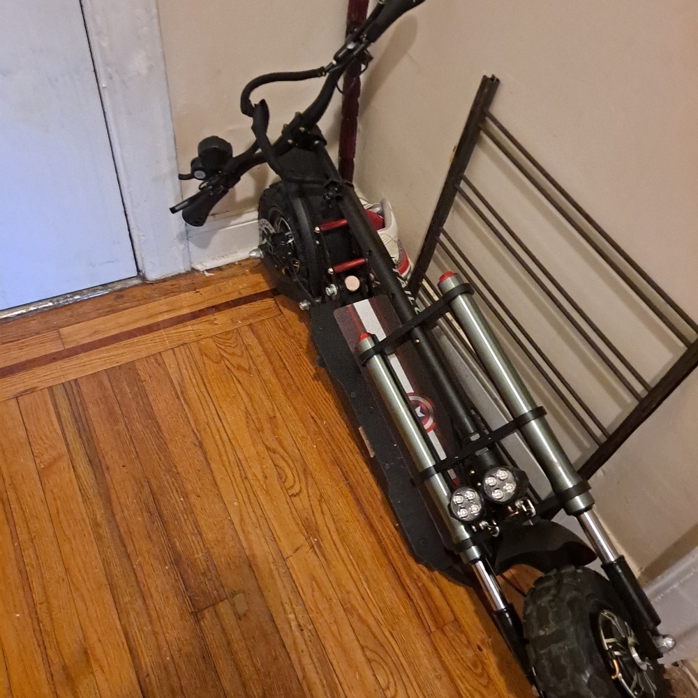 Escooter - Picture 3 of 4